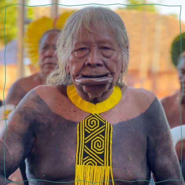 O líder Raoni, durante o Chamado do Cacique Raoni, encontro ocorrido na aldeia Piaraçu (TI Capoto/Jarina – MT) em 2023