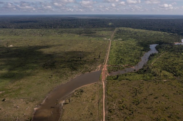 Imagem aérea de região desmatada na Amazônia