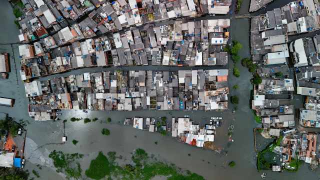 Foto aérea mostra alagamentos no Jardim Pantanal em São Paulo (SP)