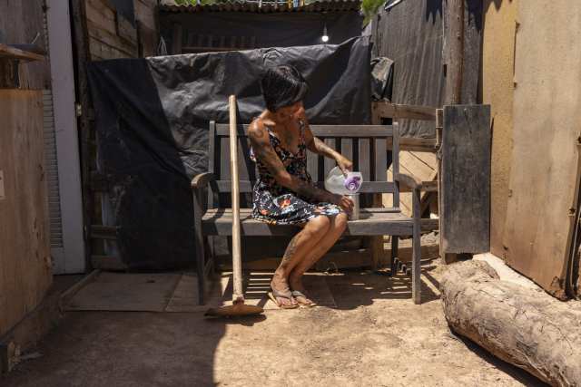 Valéria Bacelar pagou aluguel durante 29 anos. Durante a pandemia de Covid-19, ficou desempregada, entregou a casa e passou a morar na ocupação Vila da Mata