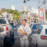 Atleta de 16 anos vende paçoquinha na rua para conseguir dinheiro e competir; vídeo