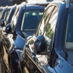 Lei dos retrovisores está de volta e pega motoristas brasileiros desprevenidos!