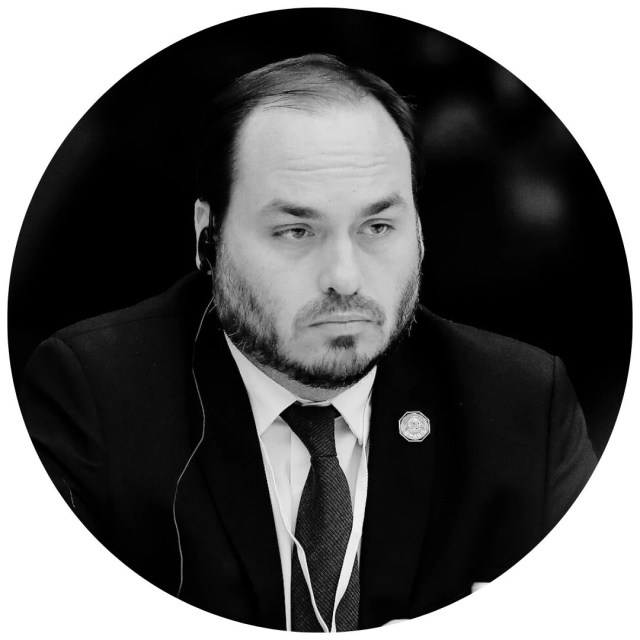 Carlos Bolsonaro — Filho do ex-presidente Jair Bolsonaro