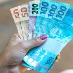 “Quando você juntar 5 mil reais, sua vida vai mudar absurdamente”, afirma o influenciador financeiro Eduardo Feldberg
