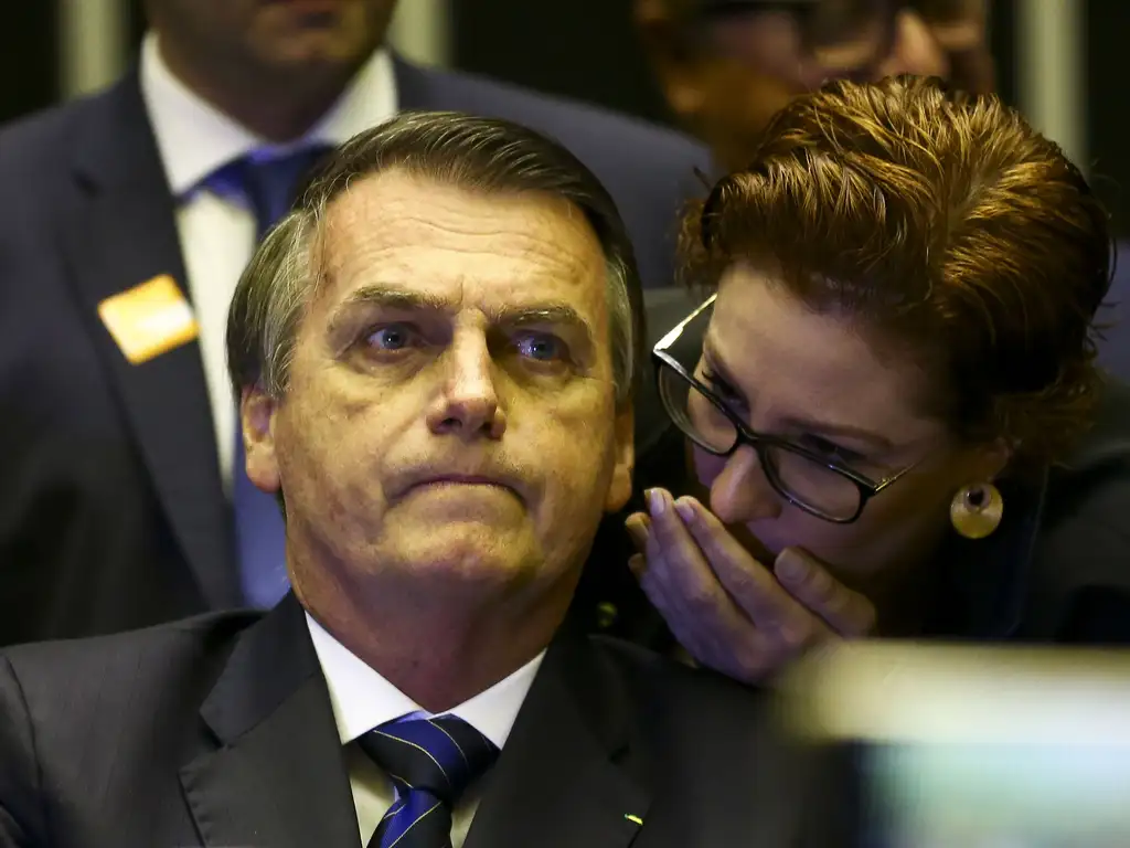 Qual é o status da prisão de Carla Zambelli?