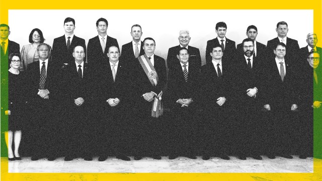 Foto oficial do então presidente Jair Bolsonaro e sua equipe de ministros