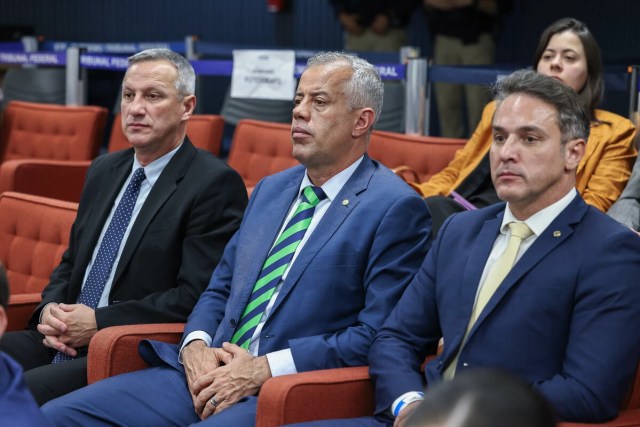 Os deputados Ubiratan Sanderson, Evair de Mello e Luciano Zucco