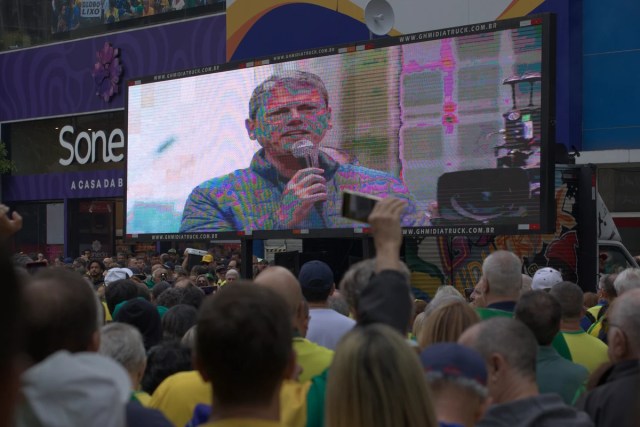 Tarcísio de Freitas em desfile de 7 de setembro na Av Paulista