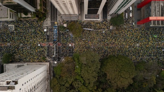 Imagem aérea do evento de 7 de setembro na Avenida Paulista em SP